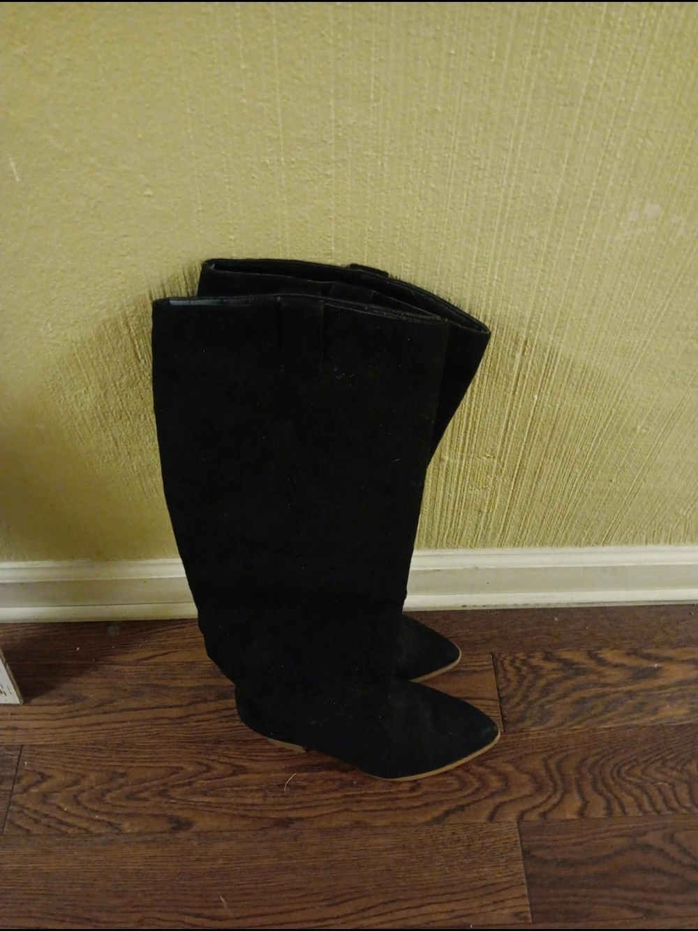 Women's Black Suede Knee-High Heeled Boots / Size 9